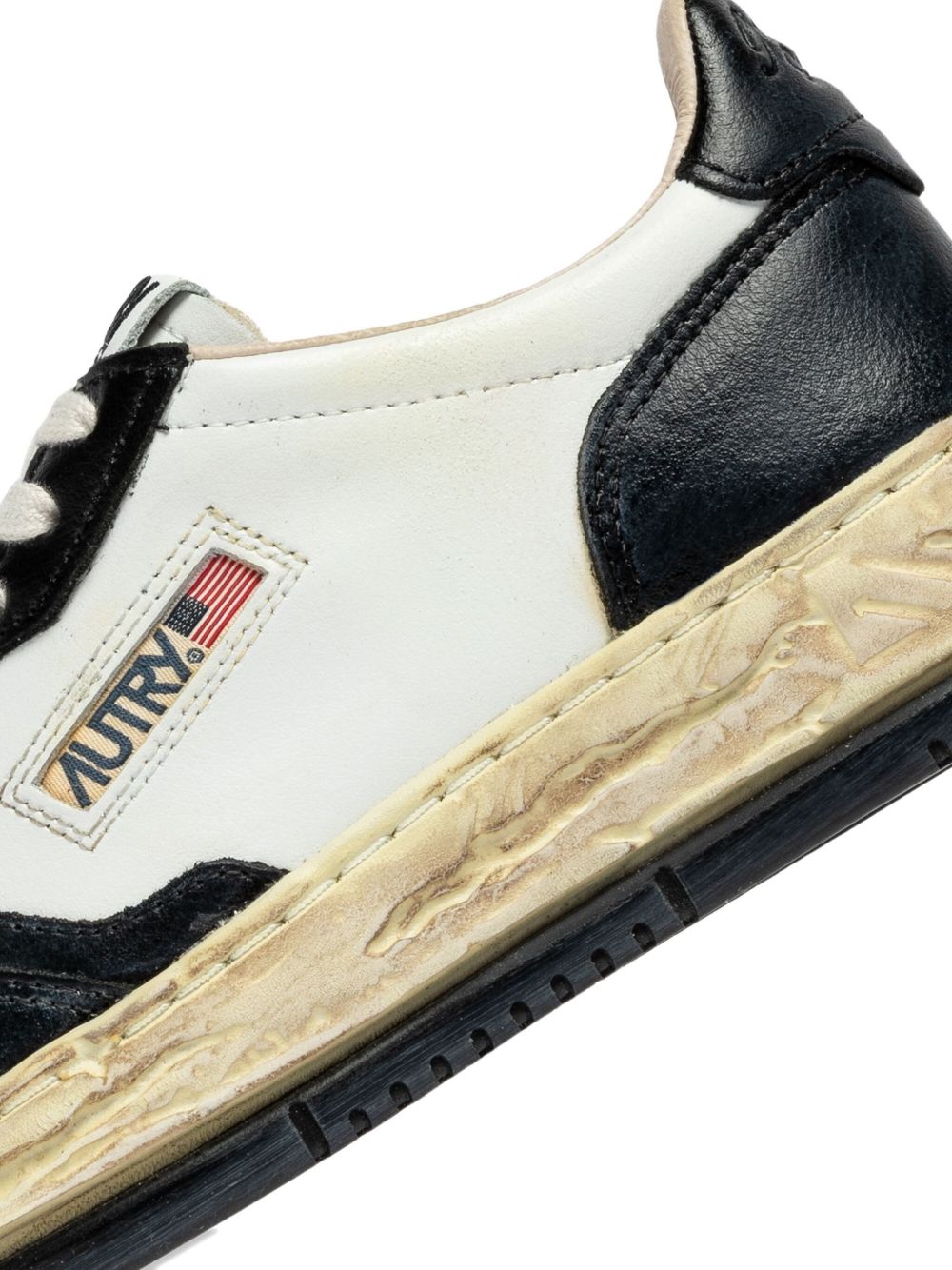 Autry X MAISON MIHARA YASUHIRO Autry X MAISON MIHARA YASUHIRO MEDALIST LOW SUPER VINTAGE SNEAKERS