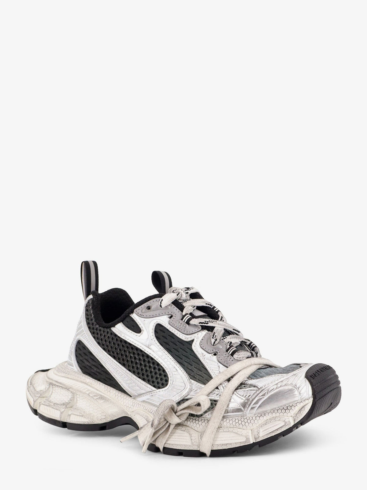'3XL' sneakers