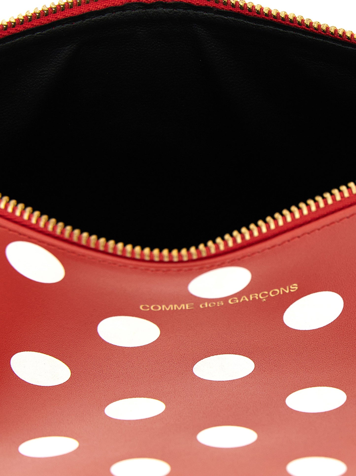 محفظة Comme Des Garcons بطبعة نقاط البولكا