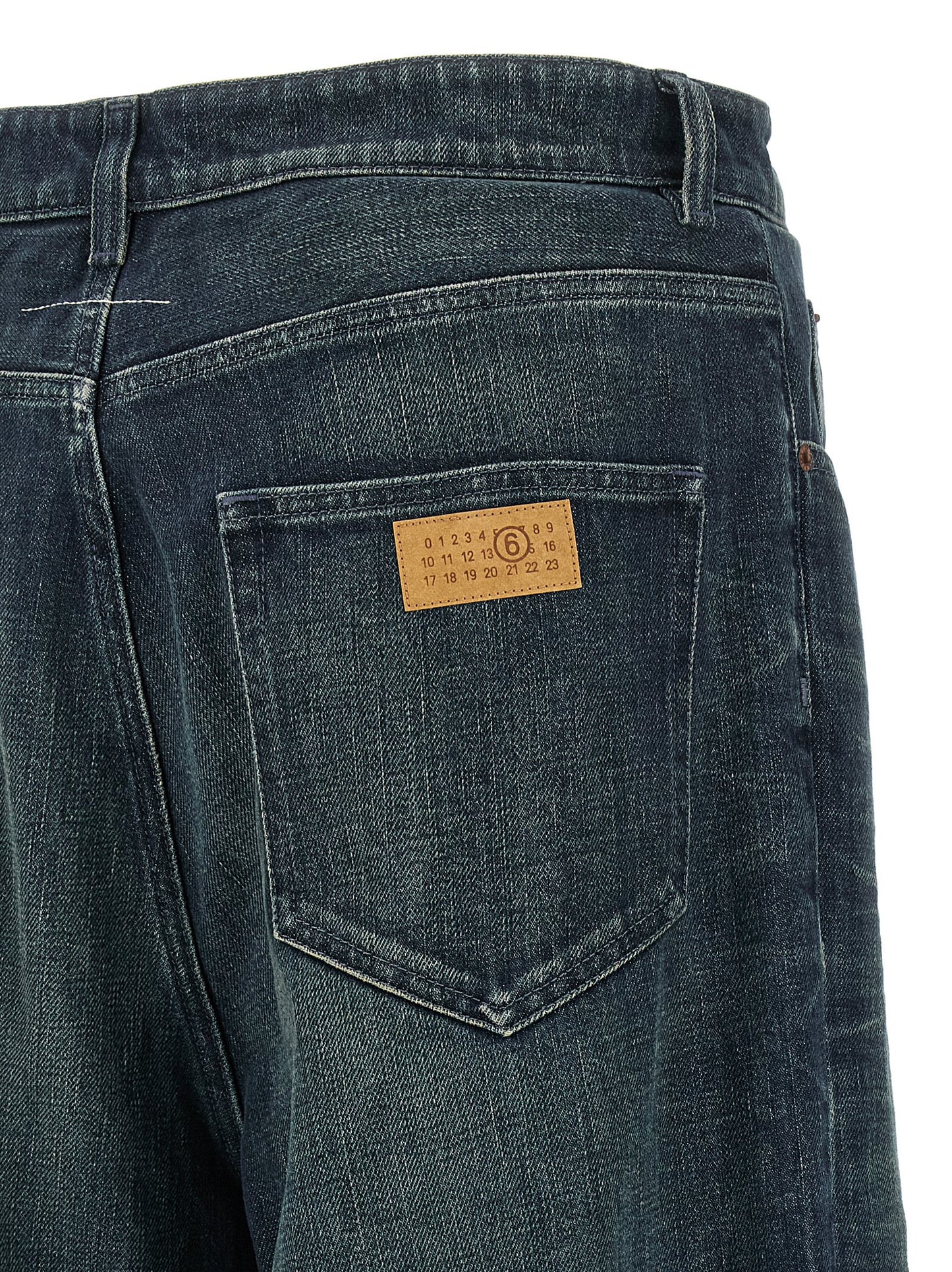 جينز Mm6 Maison Margiela بتوقيع رقمي