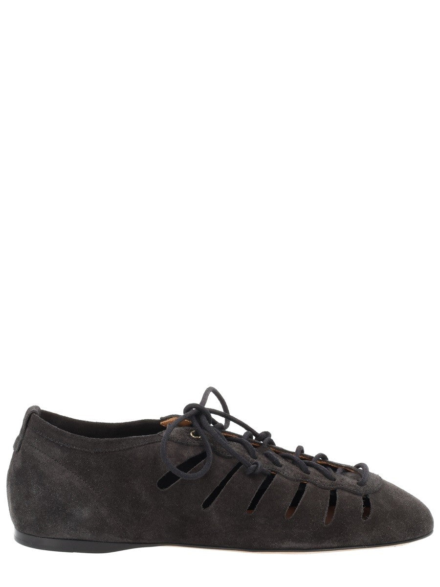 الراقصة "ليزا"
