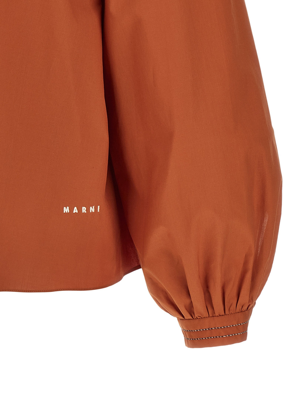 بلوزة بقبة قارب