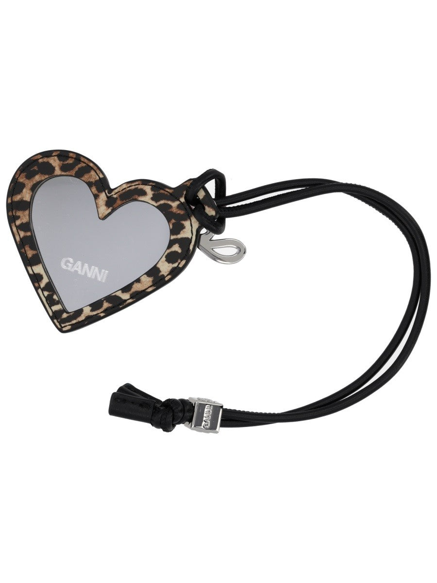 "BOU HEART" ميدالية مفاتيح