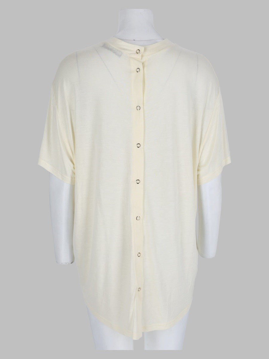 buttons t-shirt