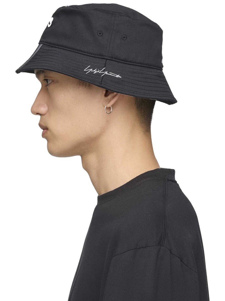 قبعة بشعار "Y - 3 X AMG"