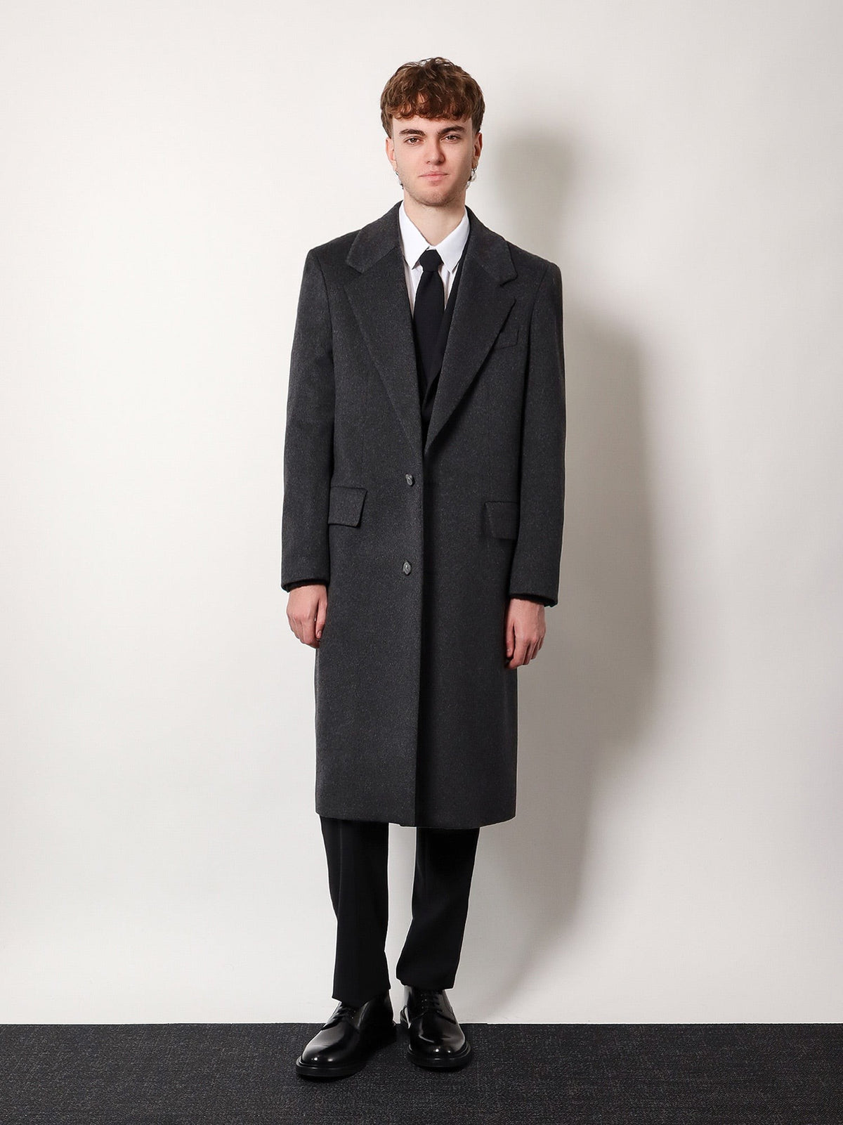 Cashmere coat with satin lining