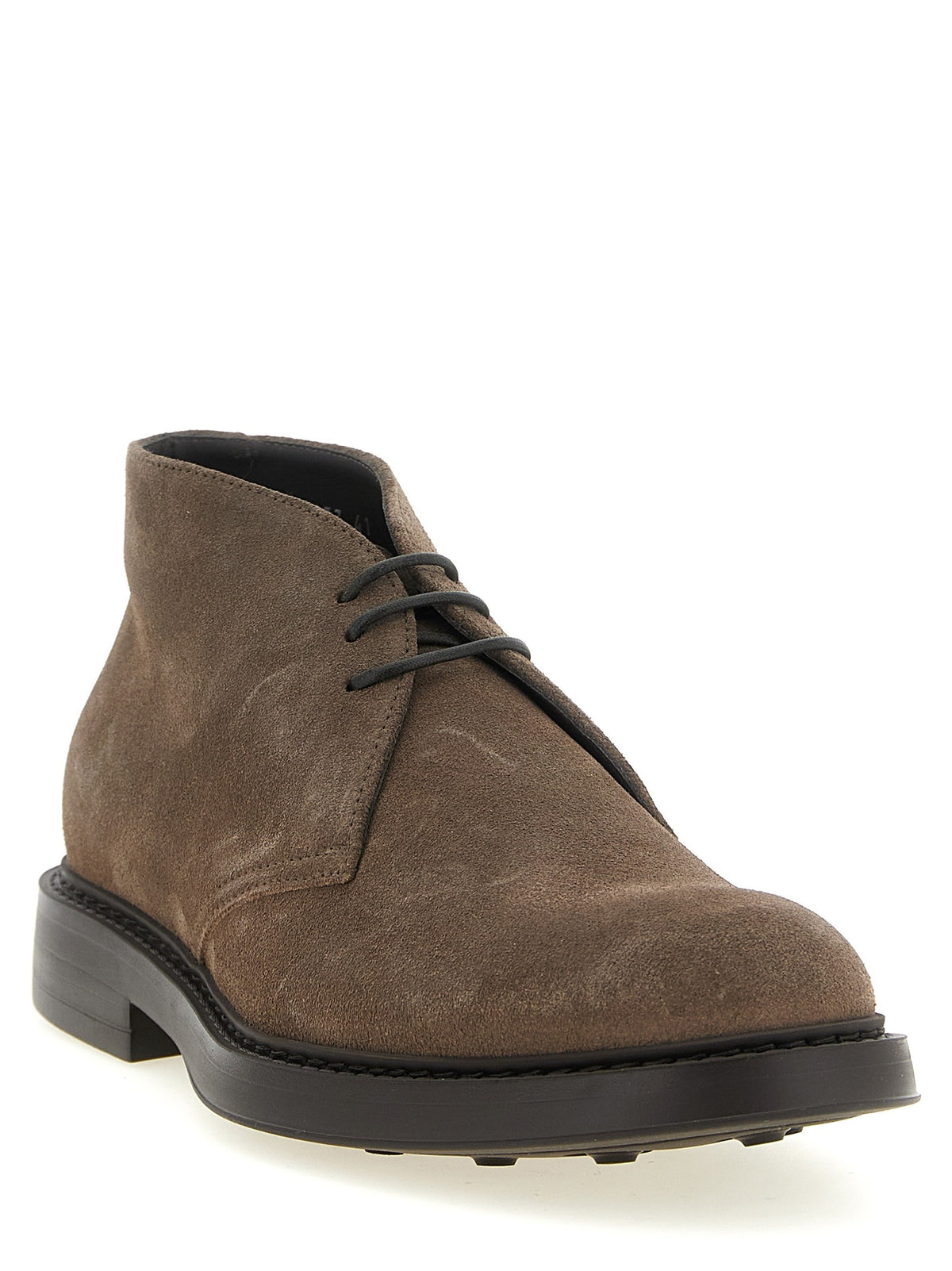 'Chukka' ankle boots
