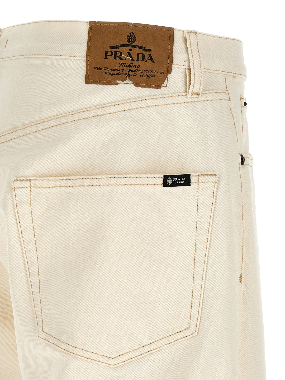 Contrast stitching jeans