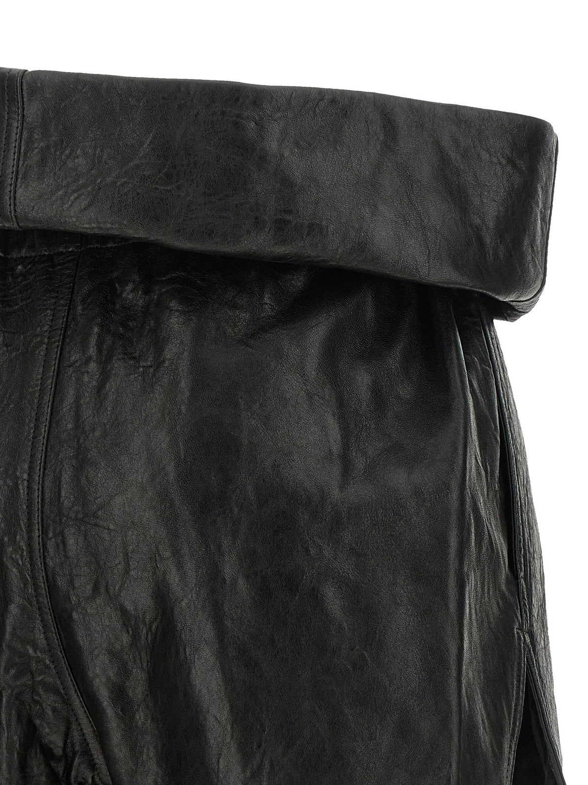'Crater' shorts