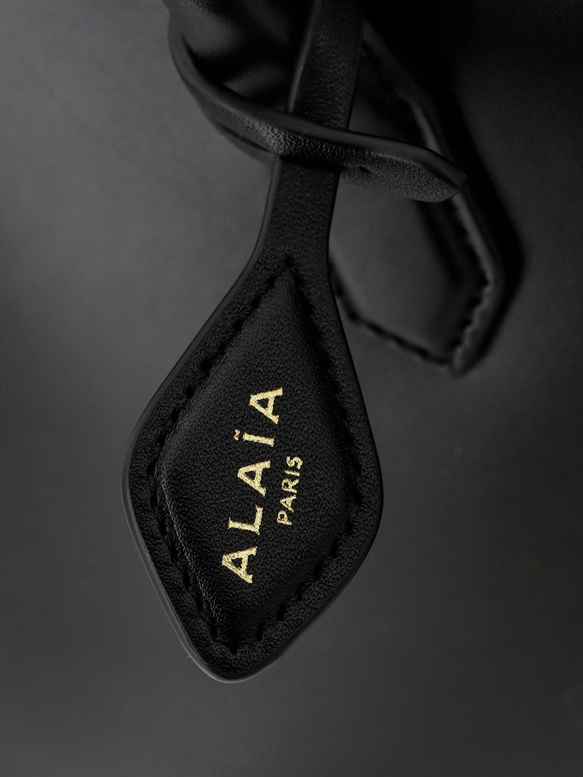 Delta Medium leather handbag