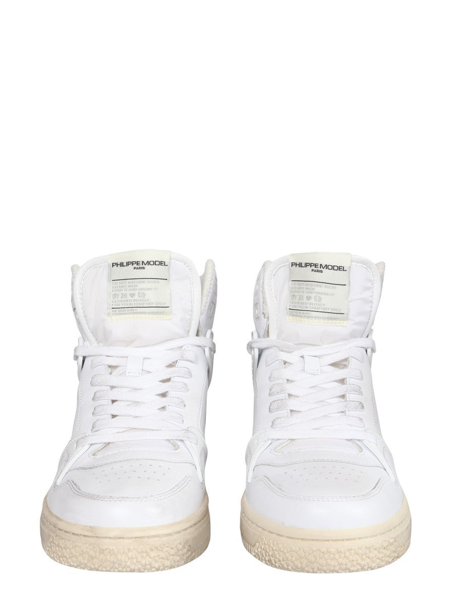 GREAT TALL SNEAKERS