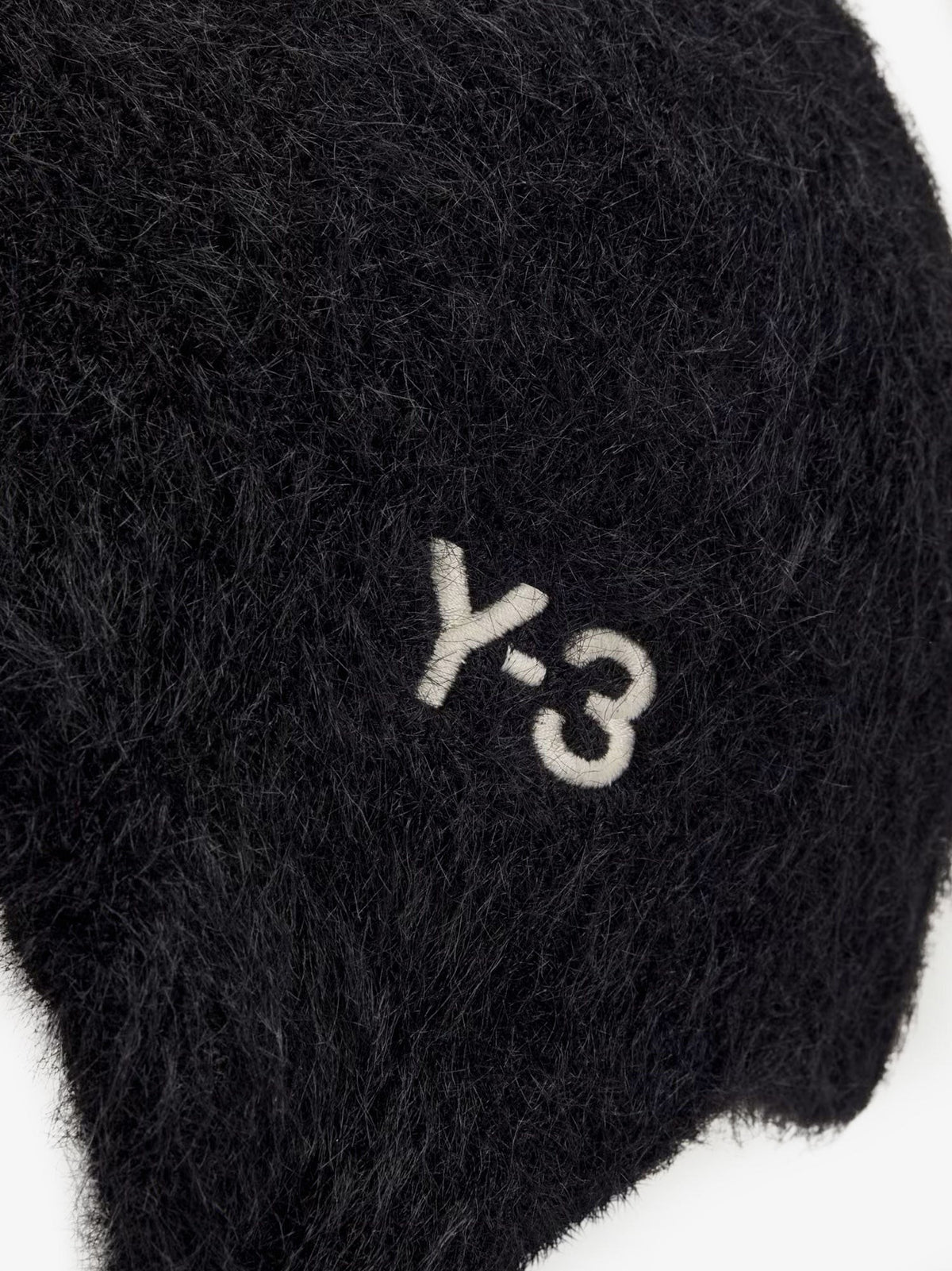 Hat with earflaps and drawstrings
