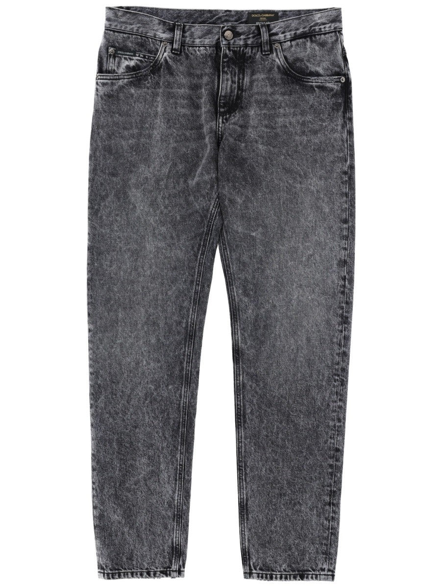 JEANS IN DENIM