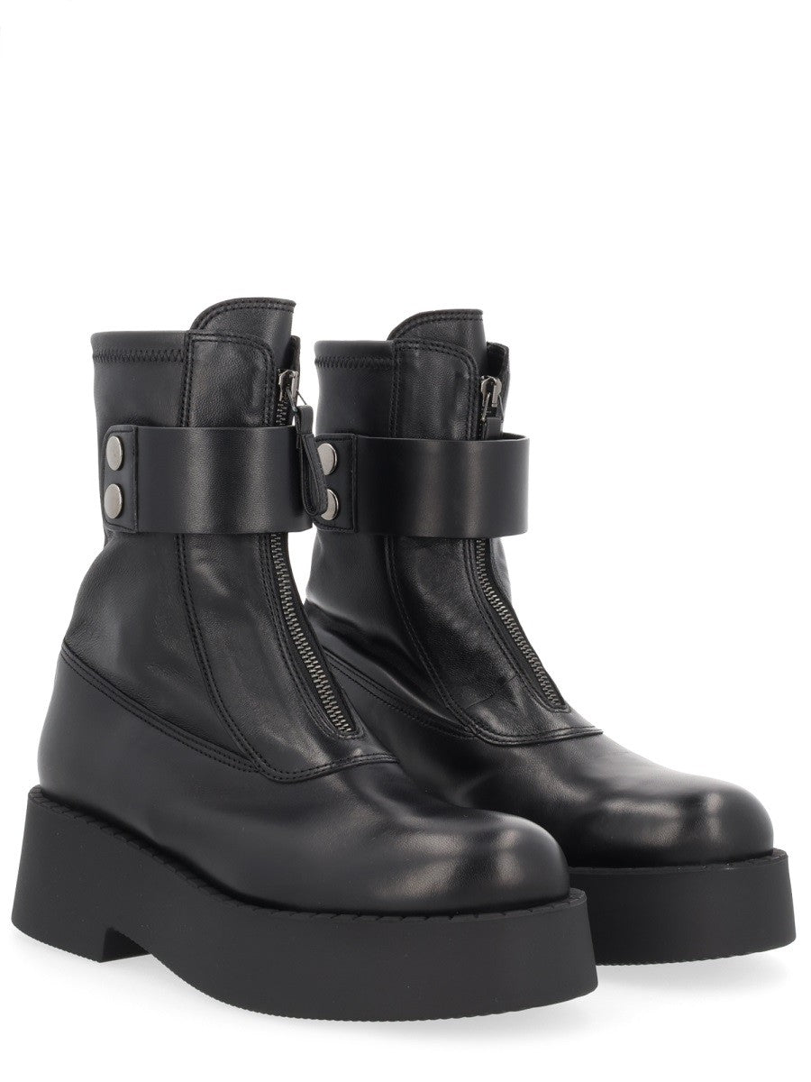 LEATHER BOOT