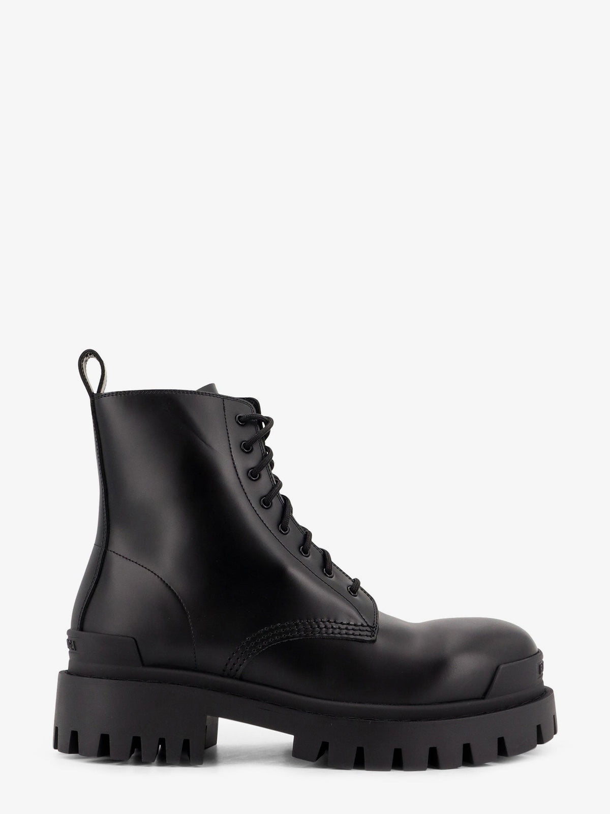 Leather boots with maxi rubber sole