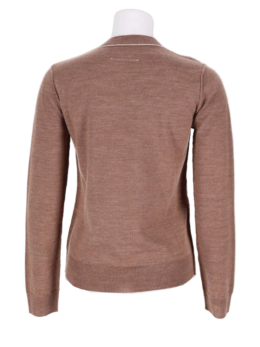 maglia con patch logo