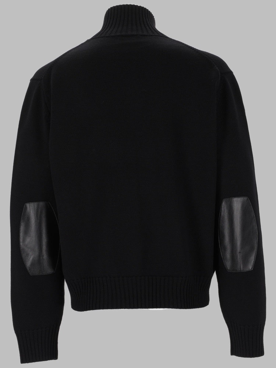 MAGLIA IN LANA MERINO CON ZIP E PATCH
