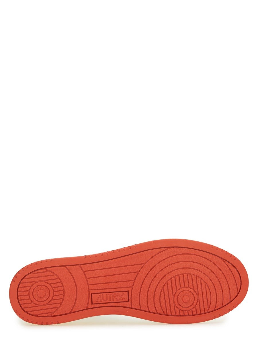 "MEDALIST LOW" SNEAKER