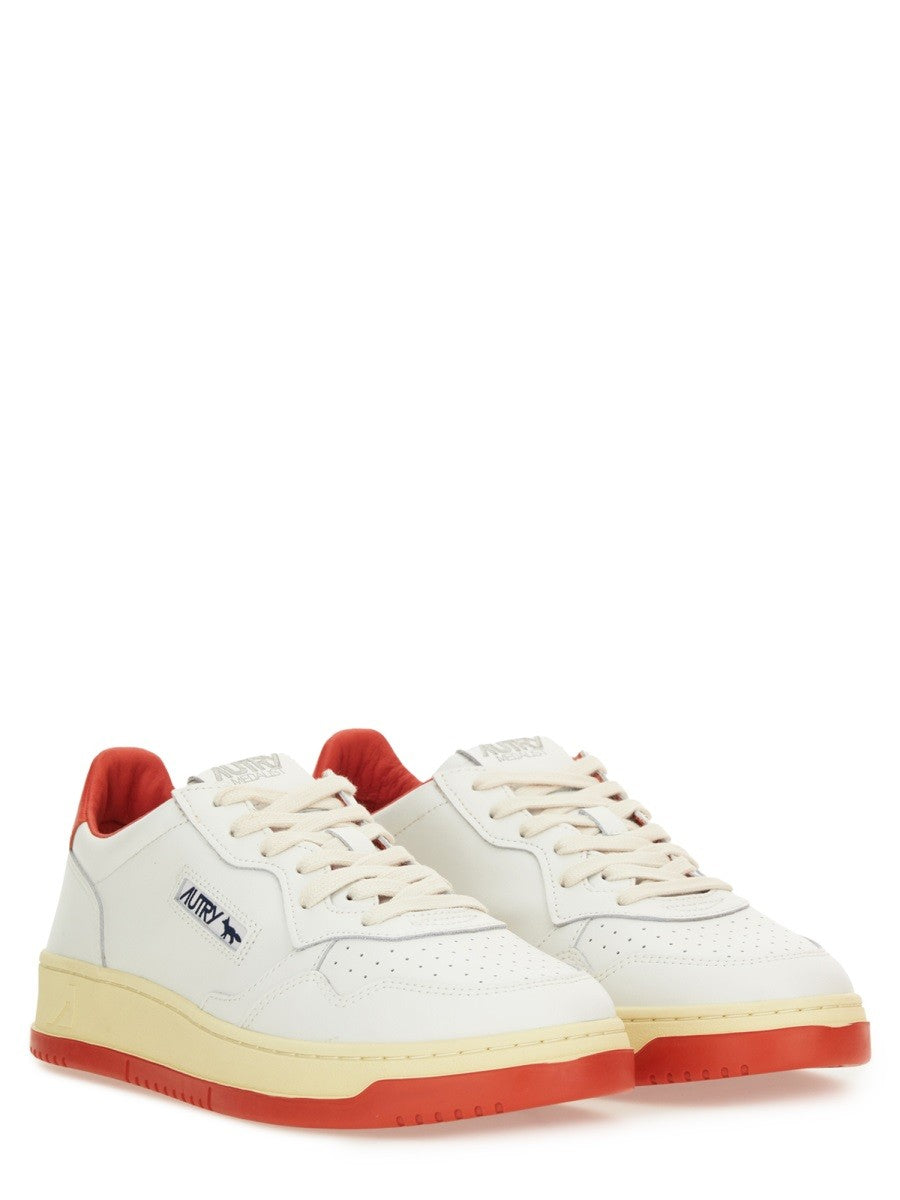 "MEDALIST LOW" SNEAKER