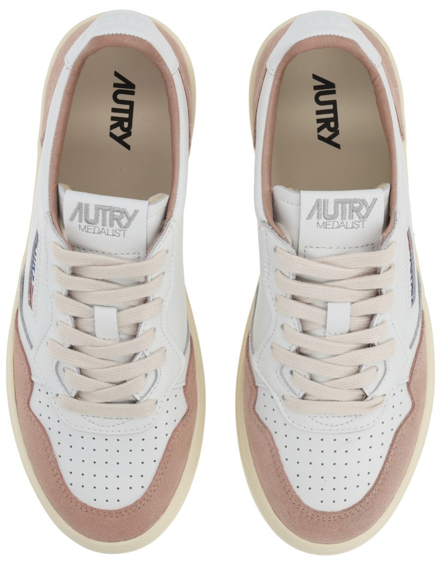 "MEDALIST LOW" SNEAKER