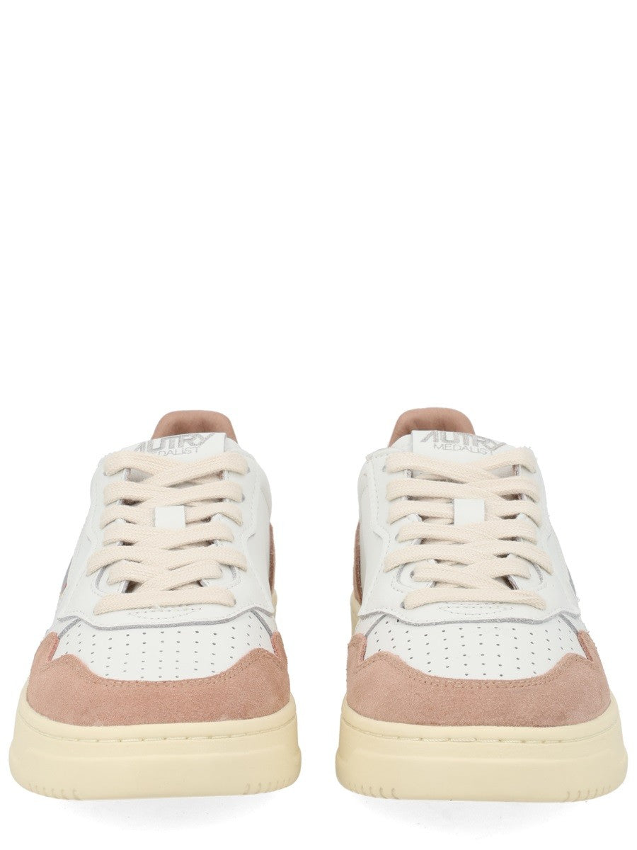 "MEDALIST LOW" SNEAKER