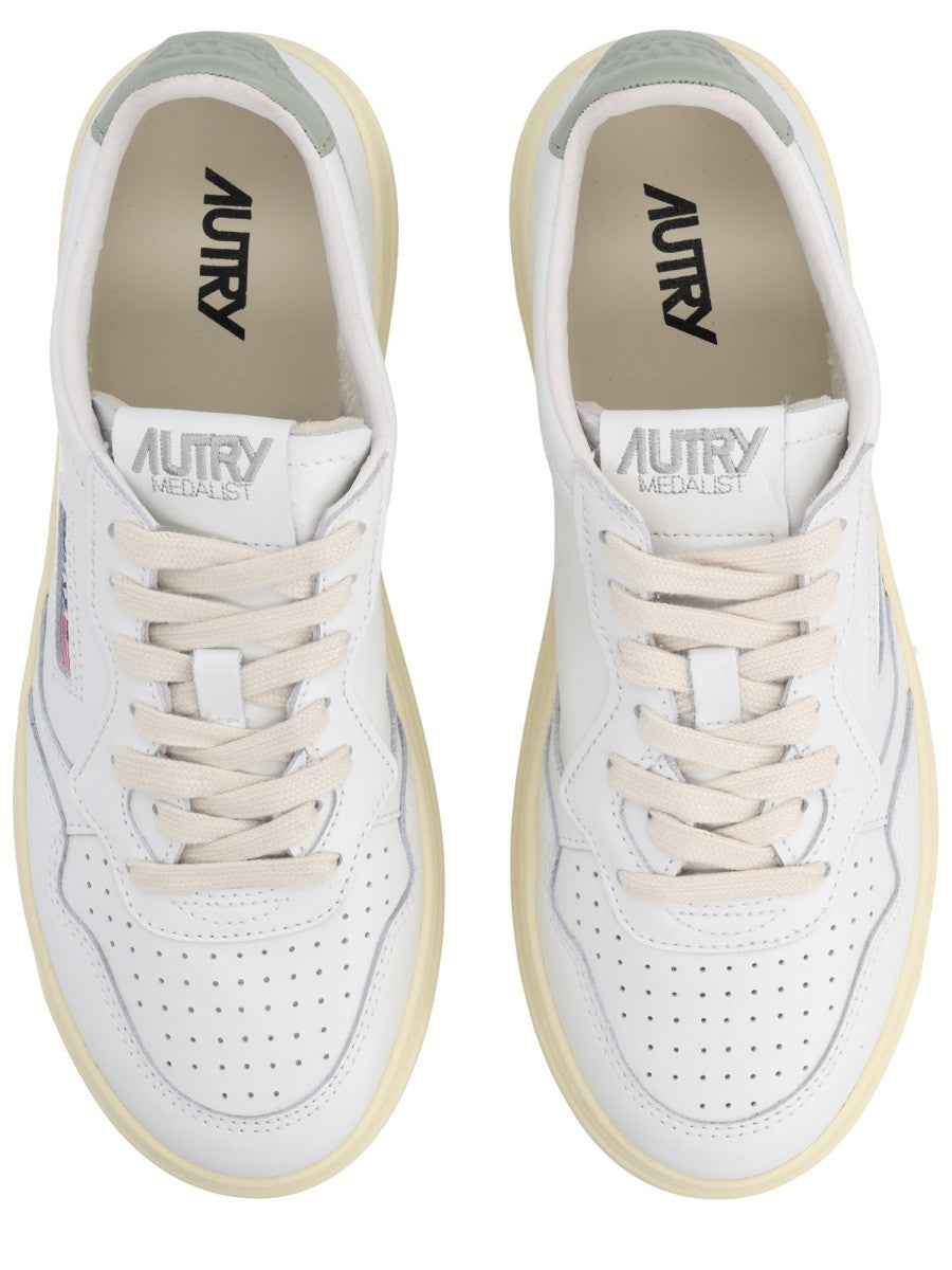 "MEDALIST LOW" SNEAKER