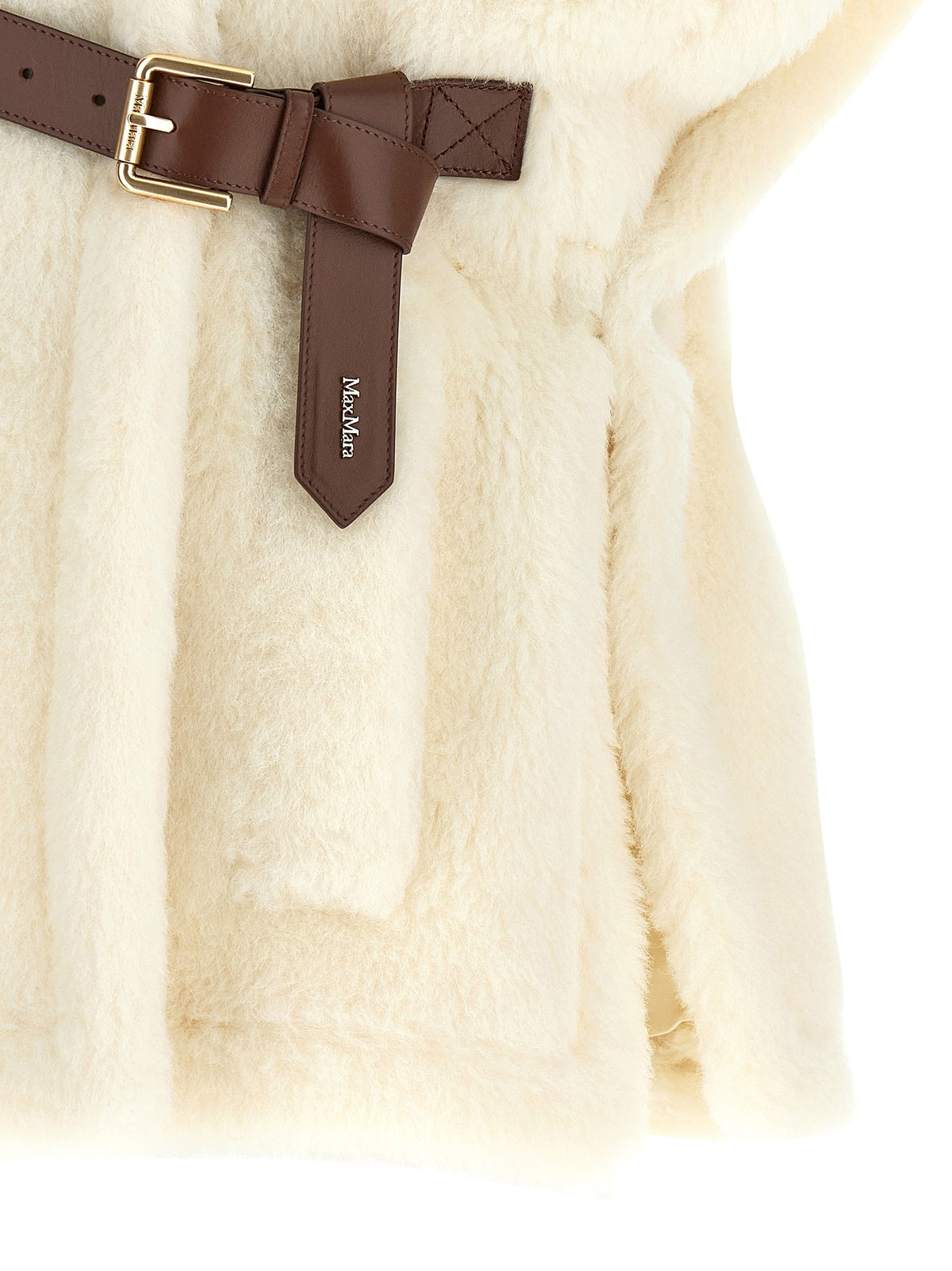 'New Abavo' cape