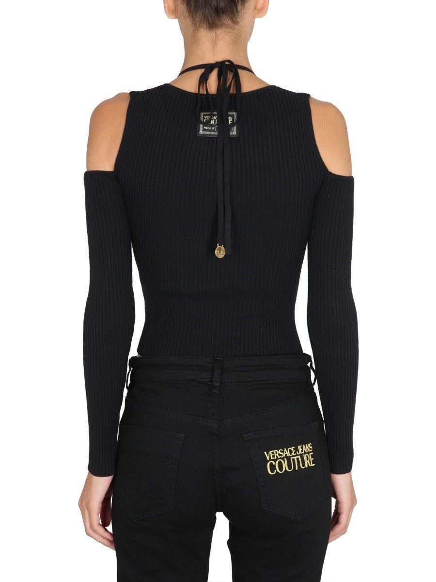 SHIRT WITH BARE SHOULDERS