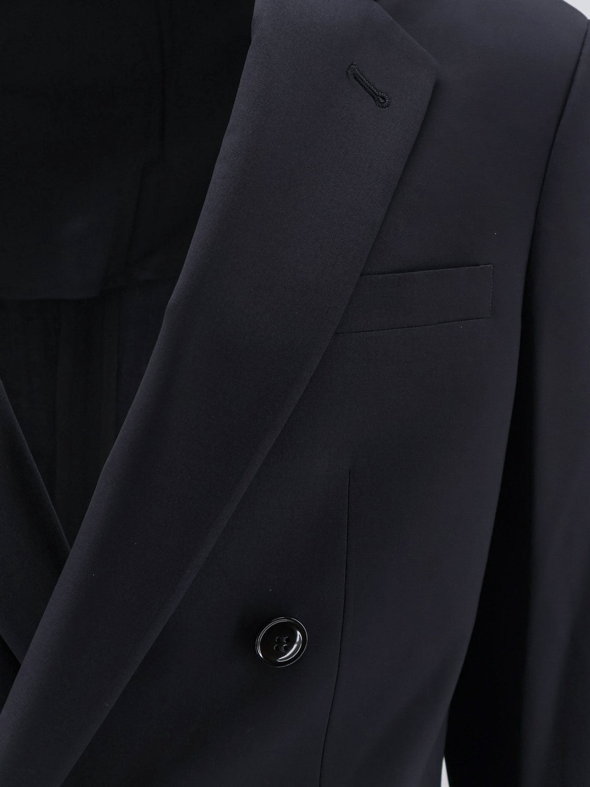 Slim lightweight virgin wool suit