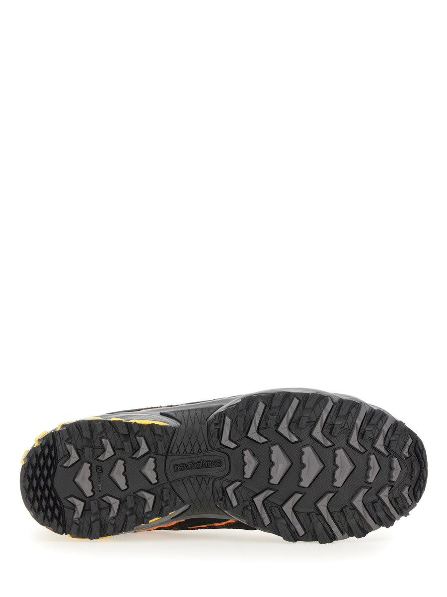 حذاء رياضي 610v1