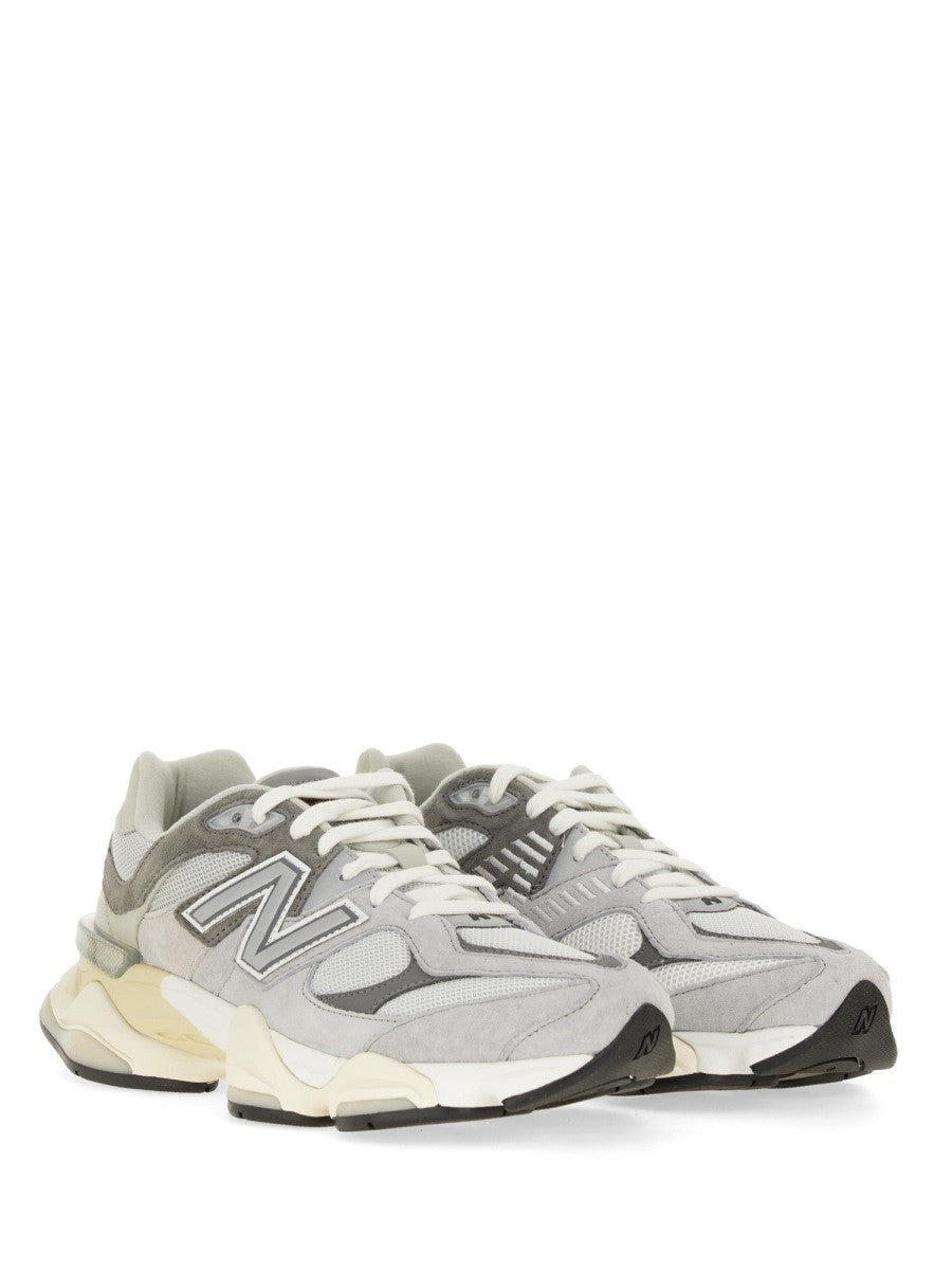 حذاء رياضي 9060