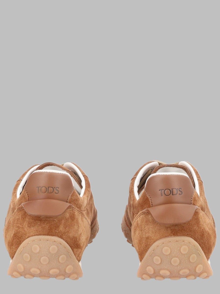 Sneaker in Suede