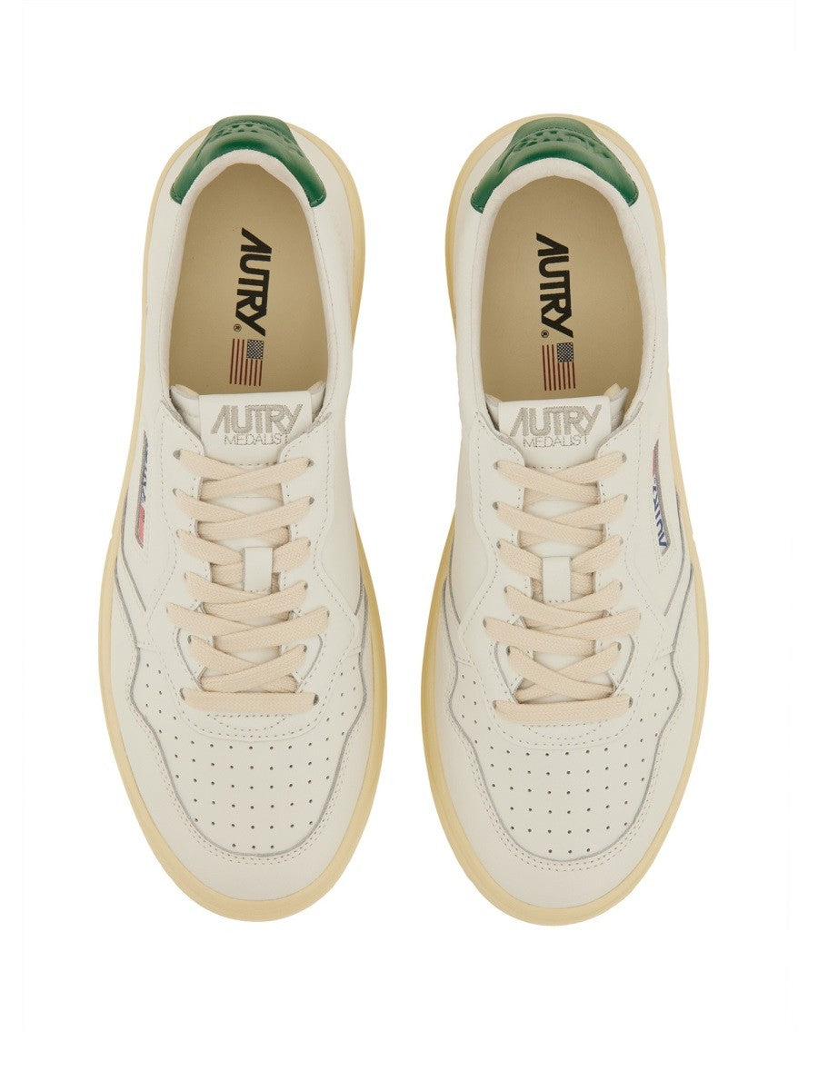 SNEAKER "MEDALIST LOW"