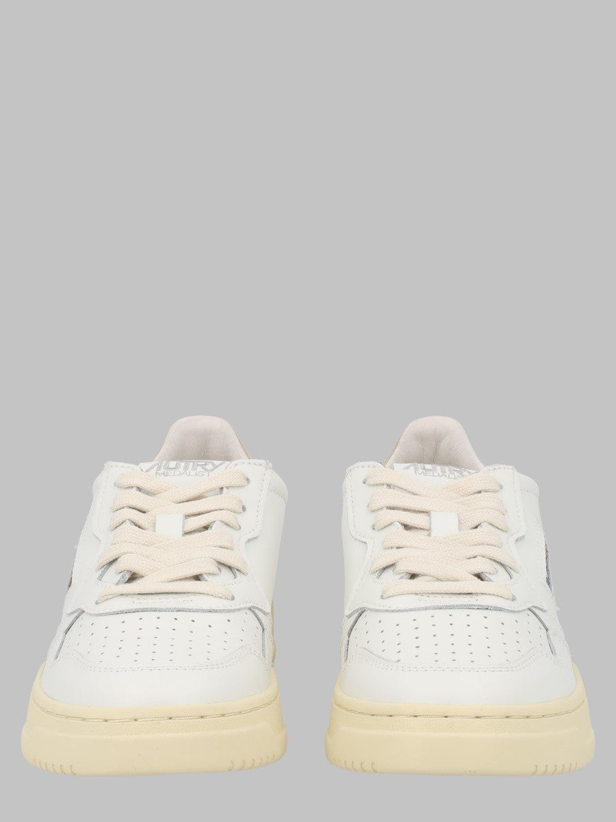 SNEAKER "MEDALIST LOW"