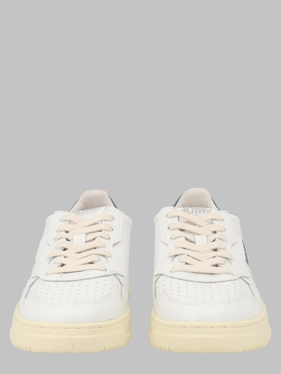 SNEAKER "MEDALIST LOW"