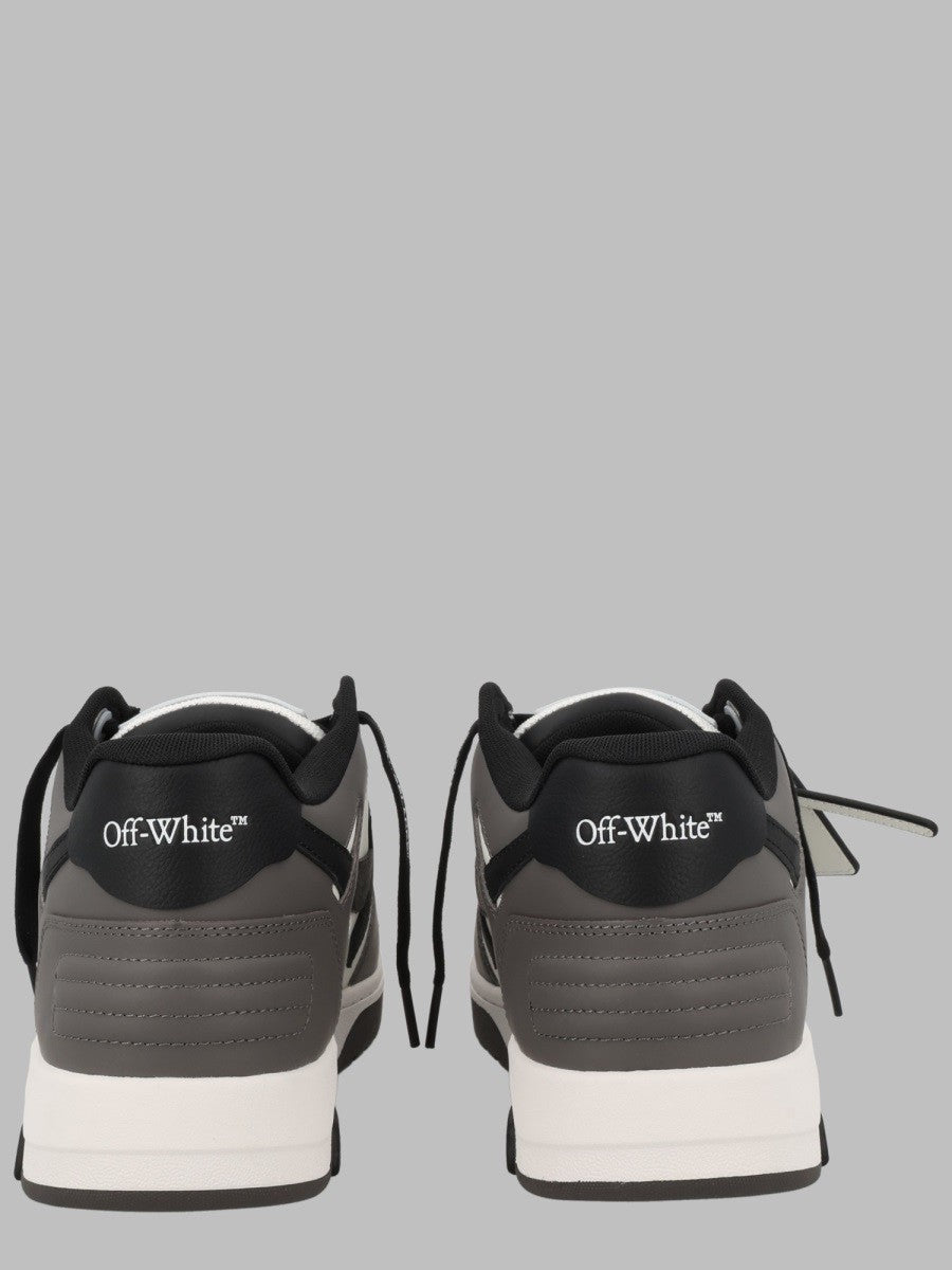 SNEAKER "OUT OF OFFICE"