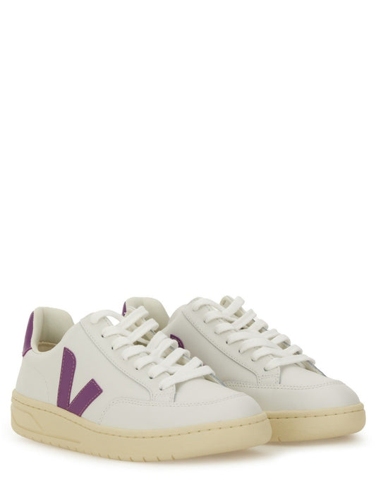 SNEAKER "V-12"