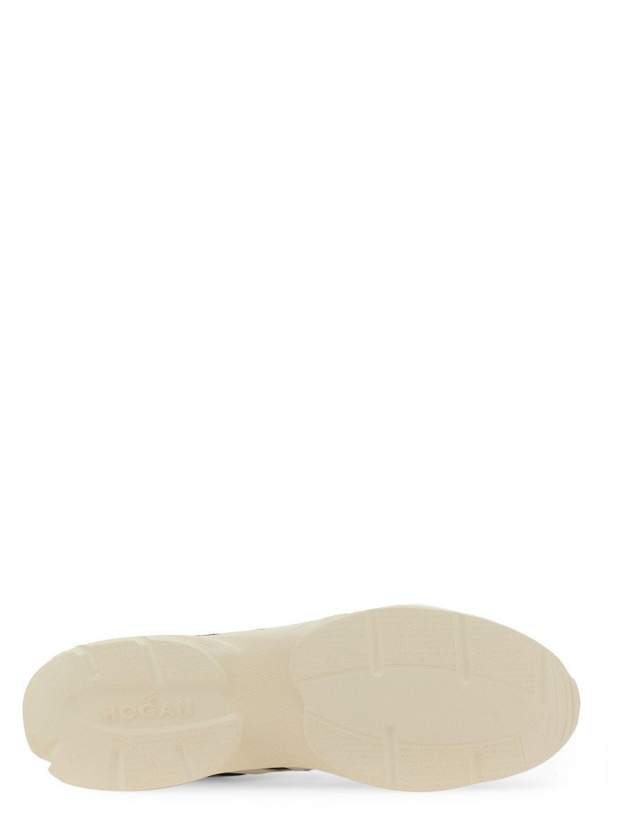 SNEAKER WITH LOGO