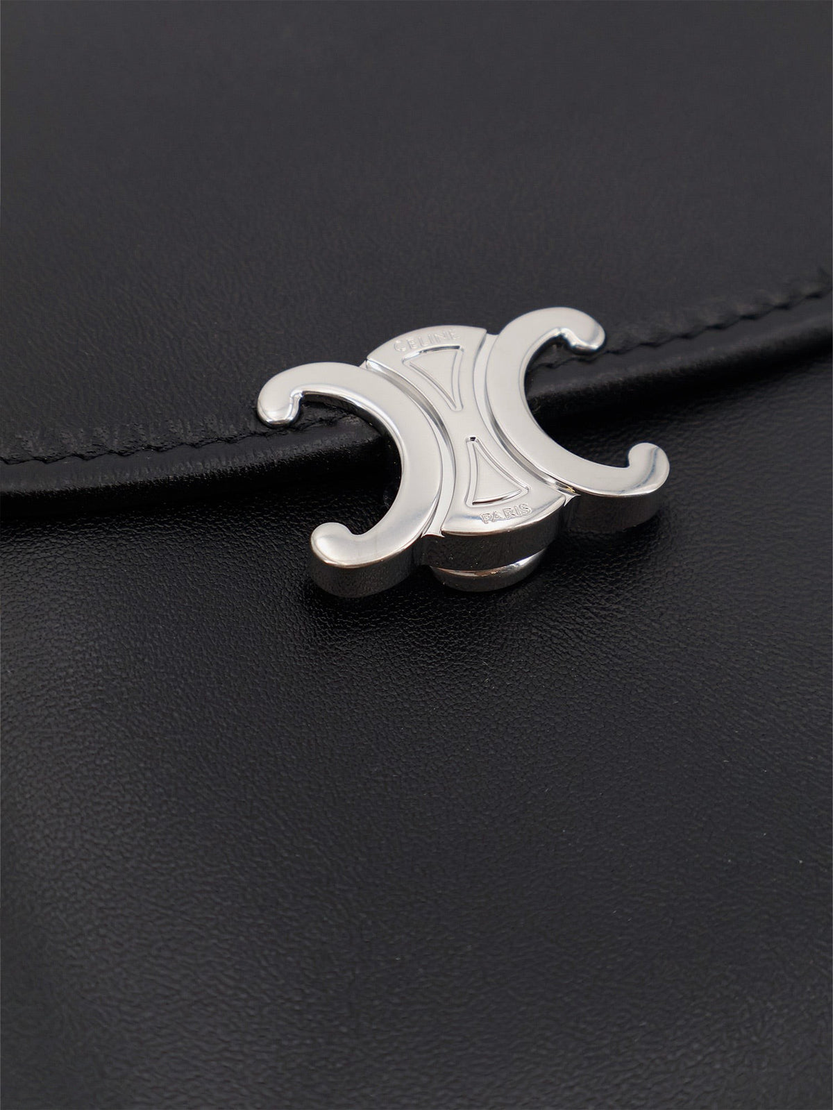 Soft Triomphe leather shoulder bag