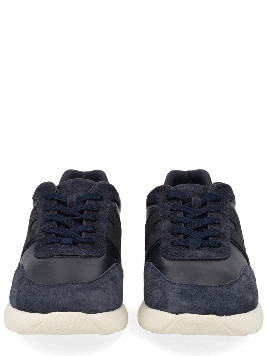 SUEDE SNEAKER
