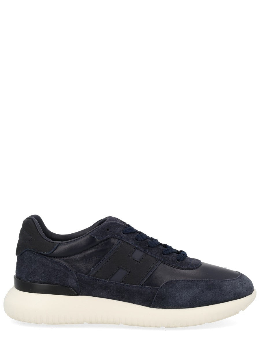 SUEDE SNEAKER