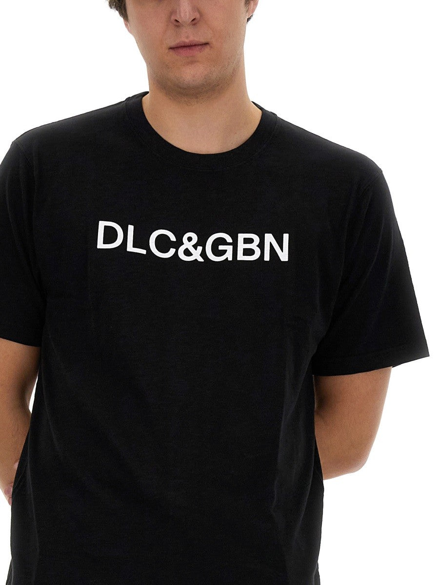 T-SHIRT WITH LOGO