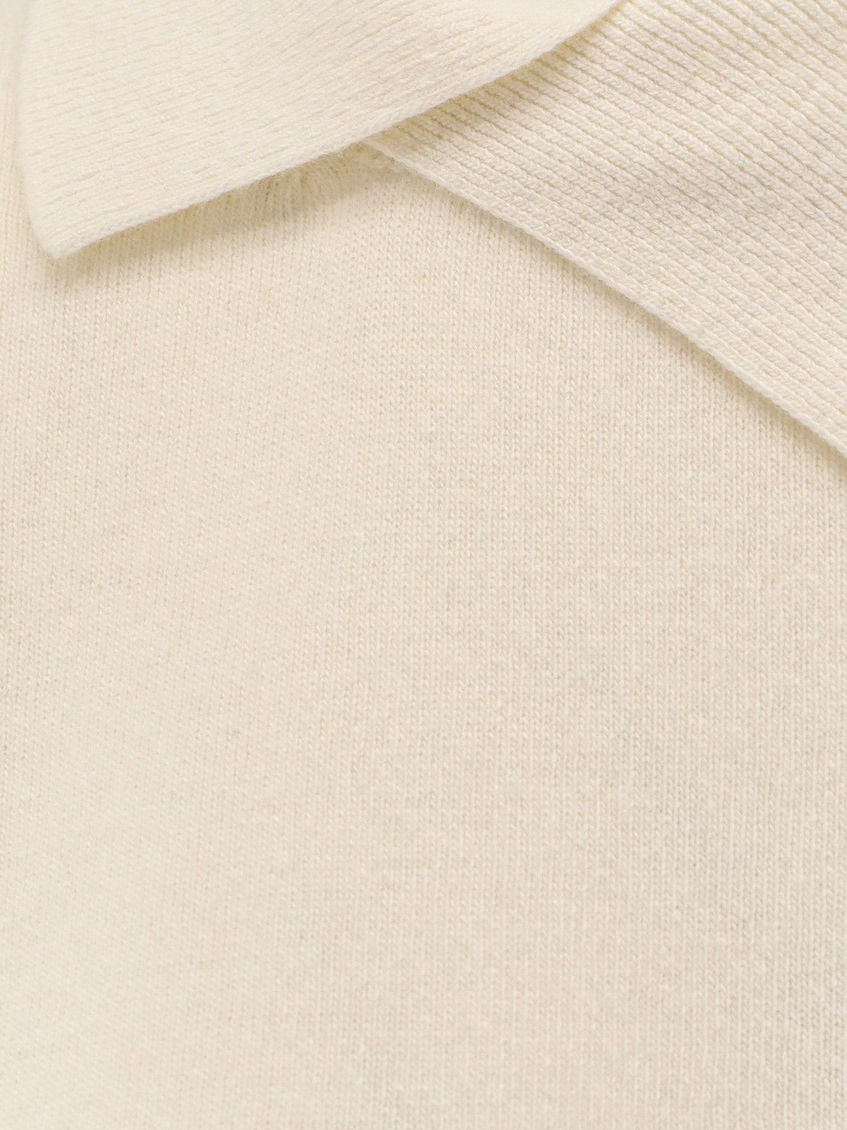 Turleneck wool sweater