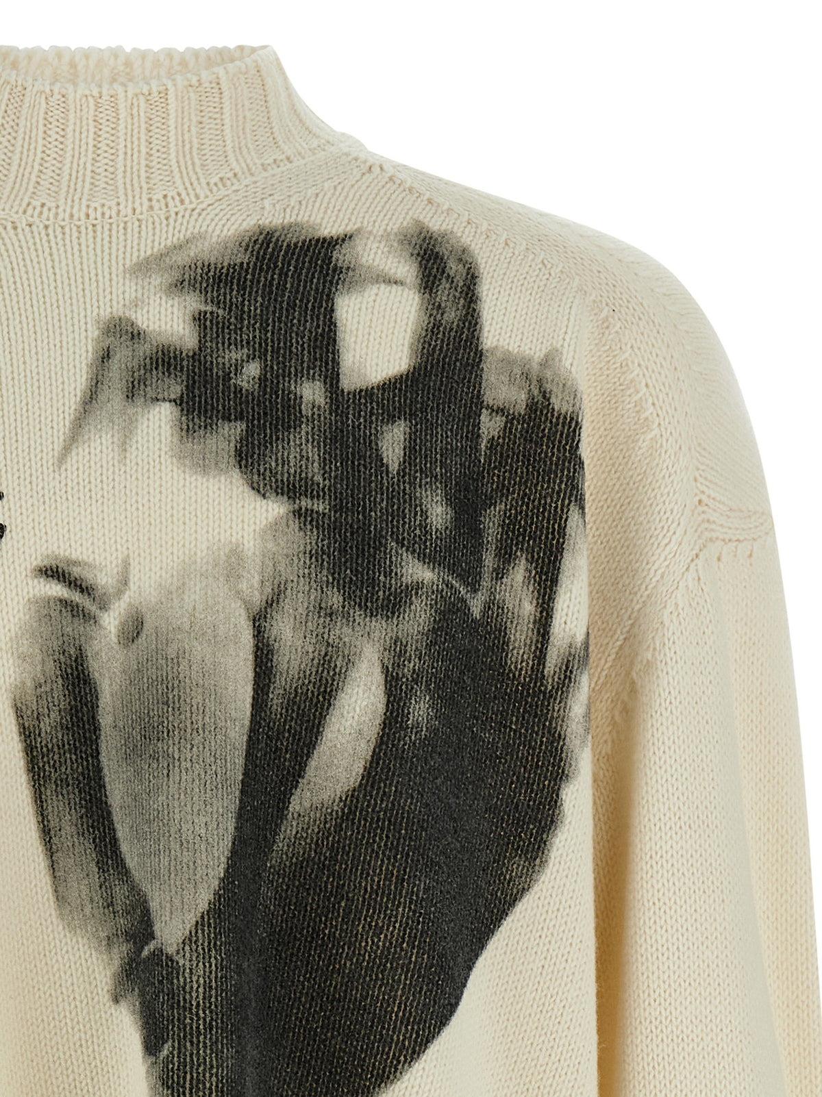 'UC2E4905' sweater