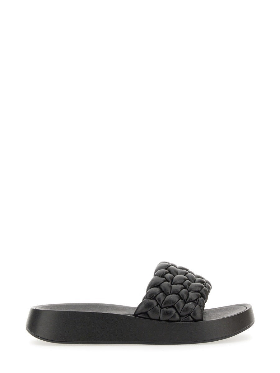 VICTORIA SANDAL