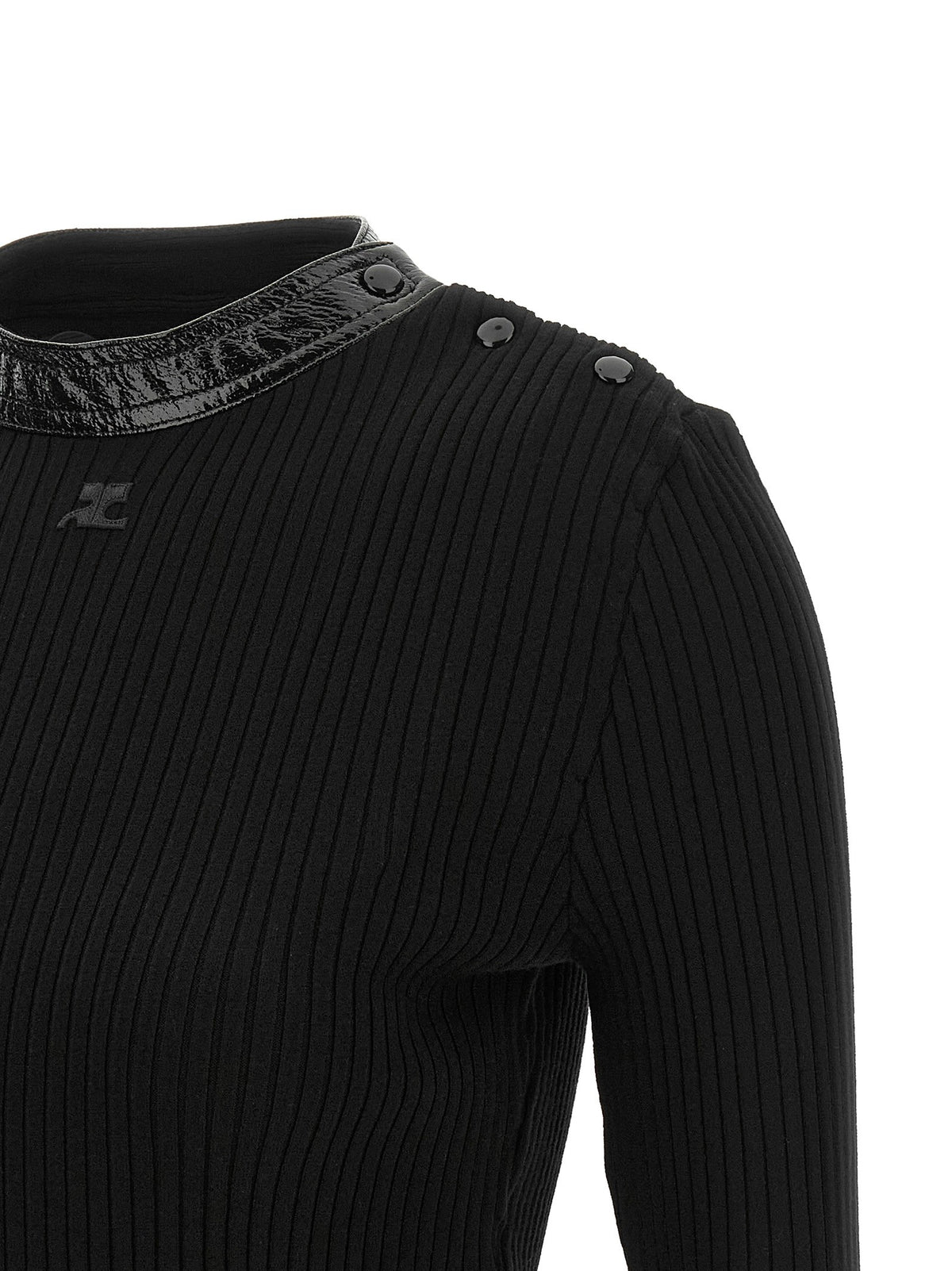 Vinyl collar sweater