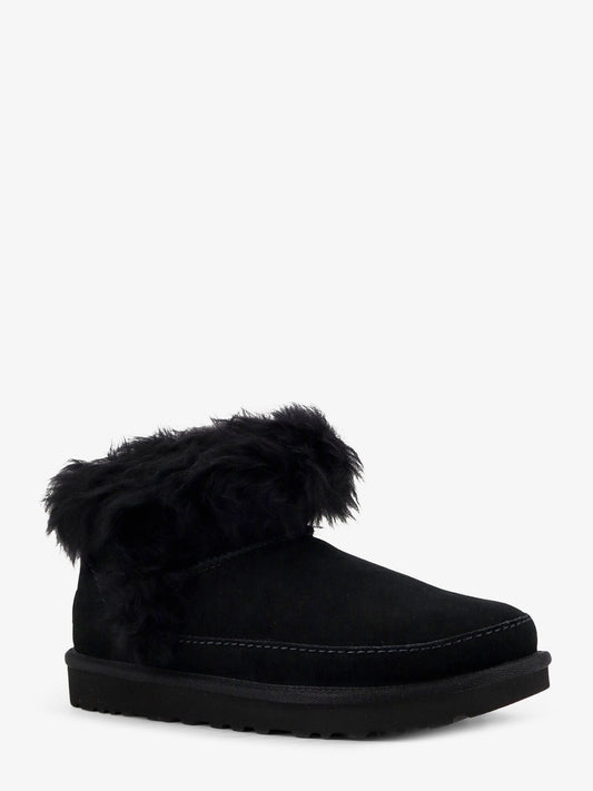 جزمة UGG كلاسيك ألترا ميني من الشامواه