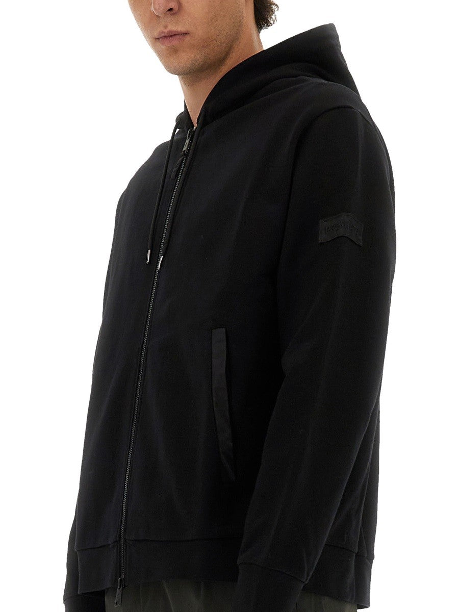ZIP SWEATSHIRT.