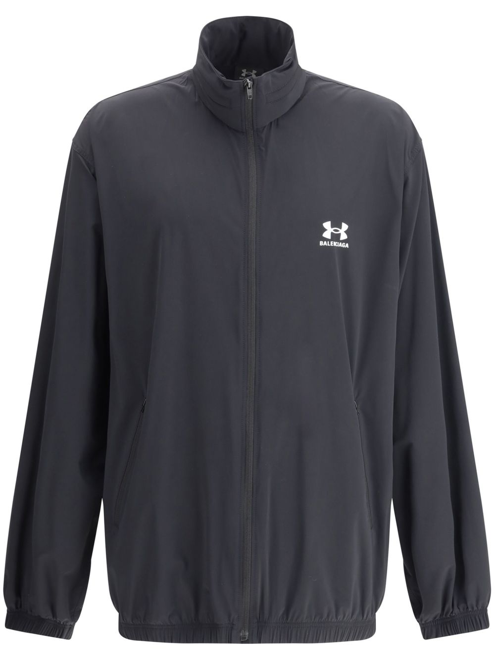جاكيت رياضي من Balenciaga x Under Armour بطبعة مقاوم للرياح