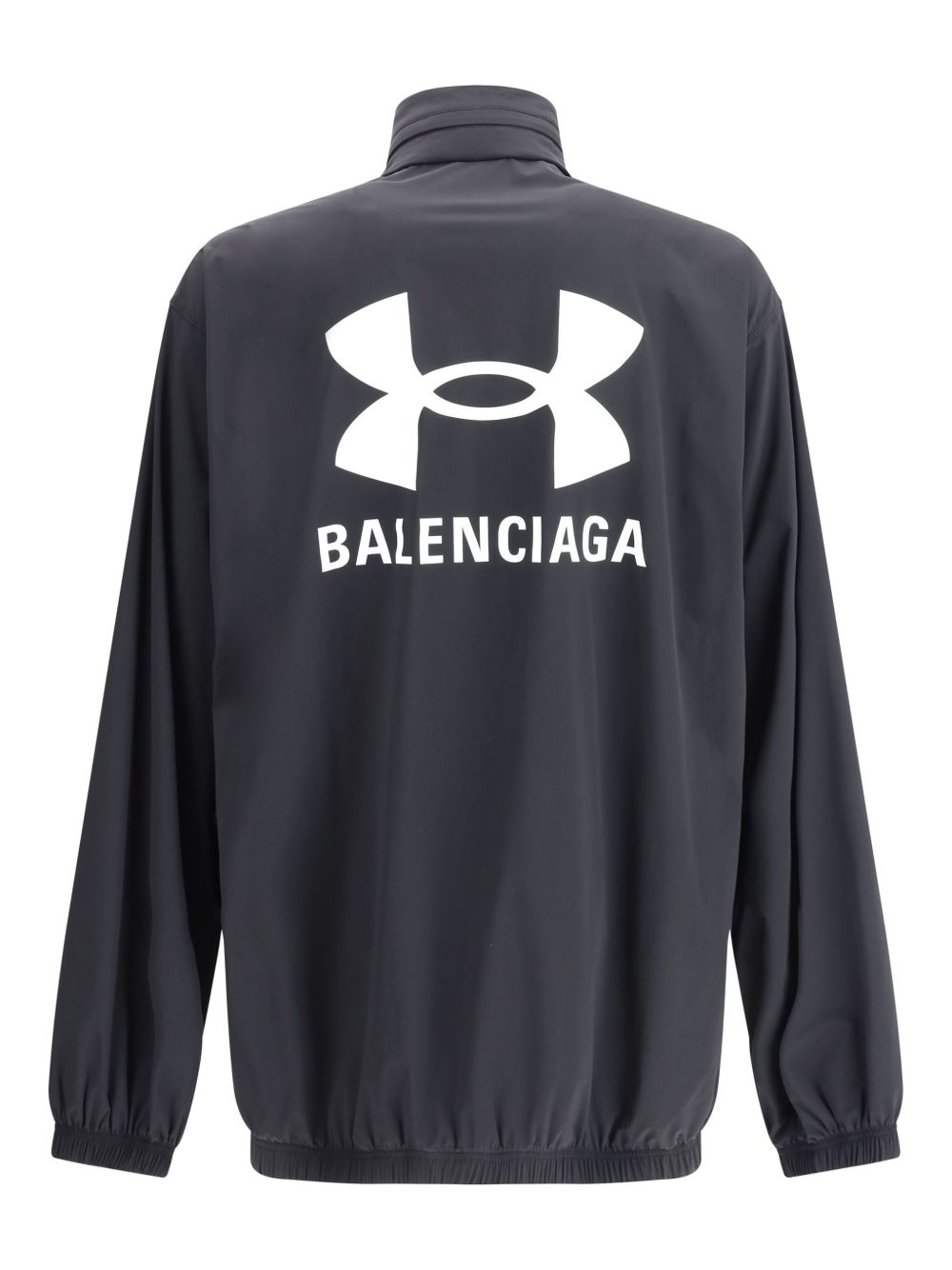 جاكيت رياضي من Balenciaga x Under Armour بطبعة مقاوم للرياح